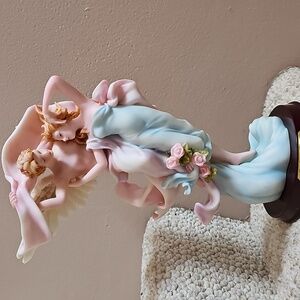 De Capoli Collection Gold Union 15 1/4" Lover Angel